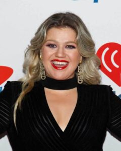 Kelly Clarkson Decided